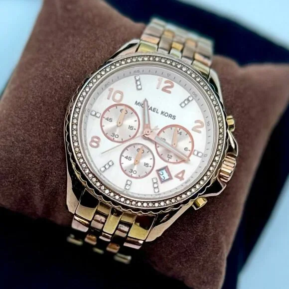 Michael Kors Chronograph Stopwatch in Rose Gold Amazon.com: Michael Kors Runway Chronograph Rose Gold-Tone  main image 3